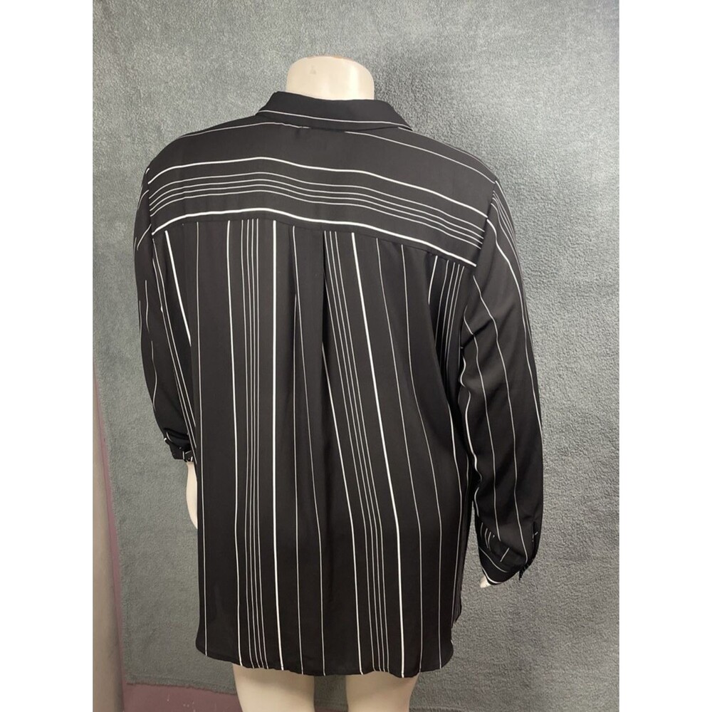 Catherines Women’s Top 2X Striped Oversized Longline Button Front Minimalist - Picture 6 of 10